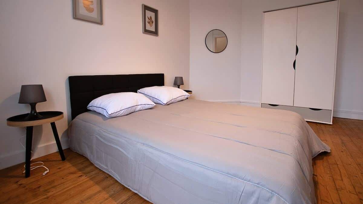 Photo of Bedroom in Douai
