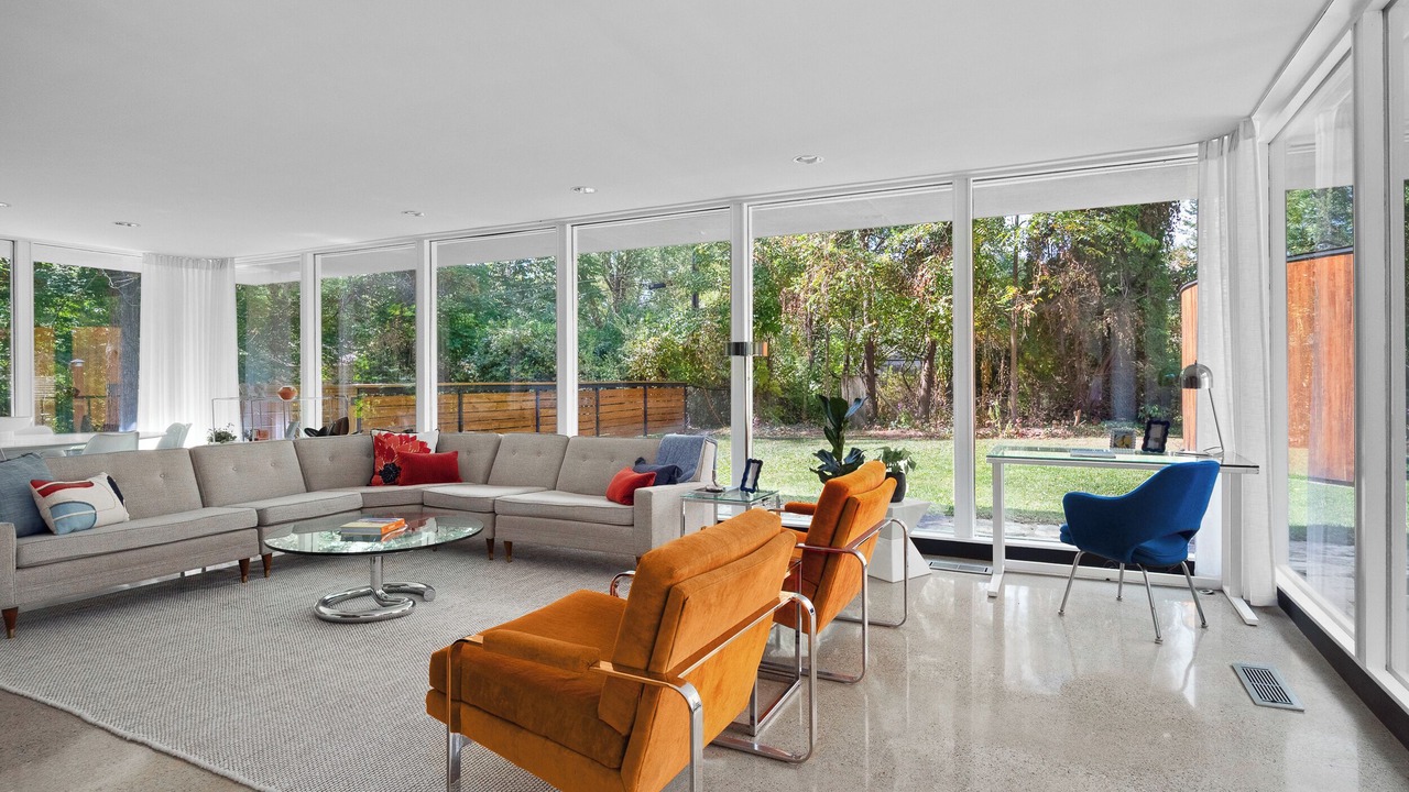 Photo of Livingroom in Saint Marys  Allen County