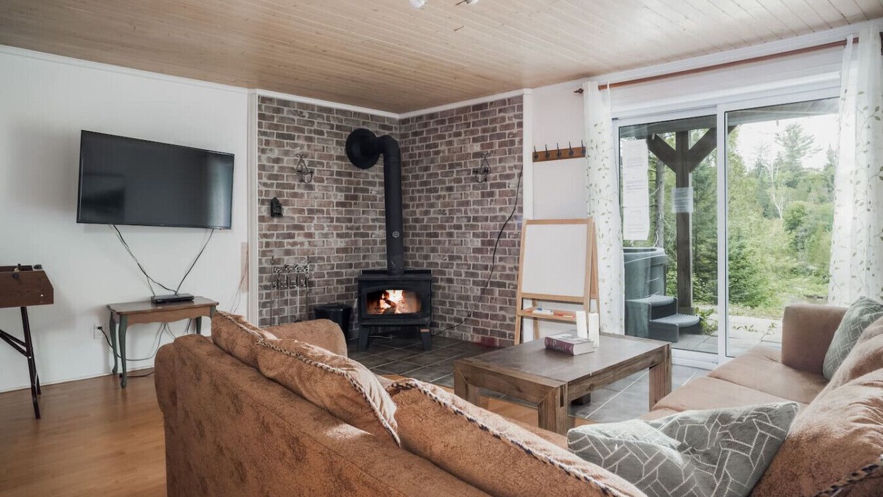 Photo of Livingroom in Chertsey