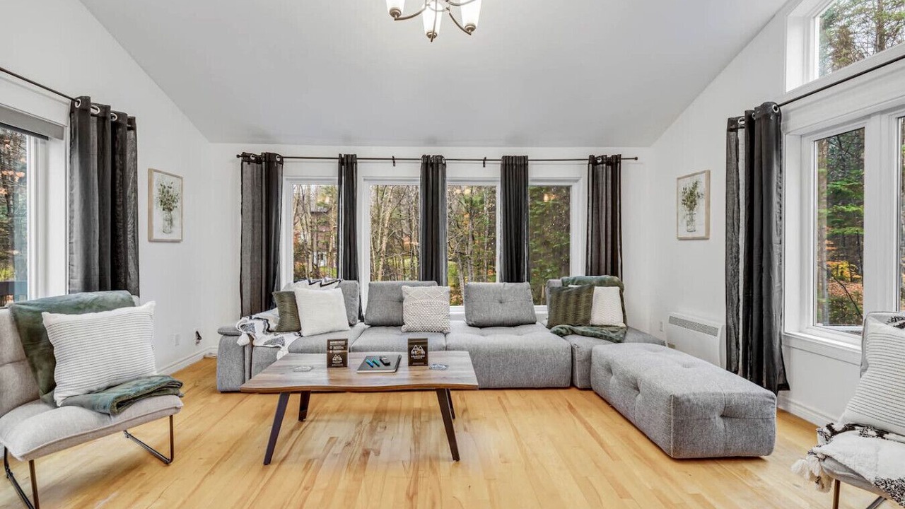 Photo of Livingroom in Stoneham