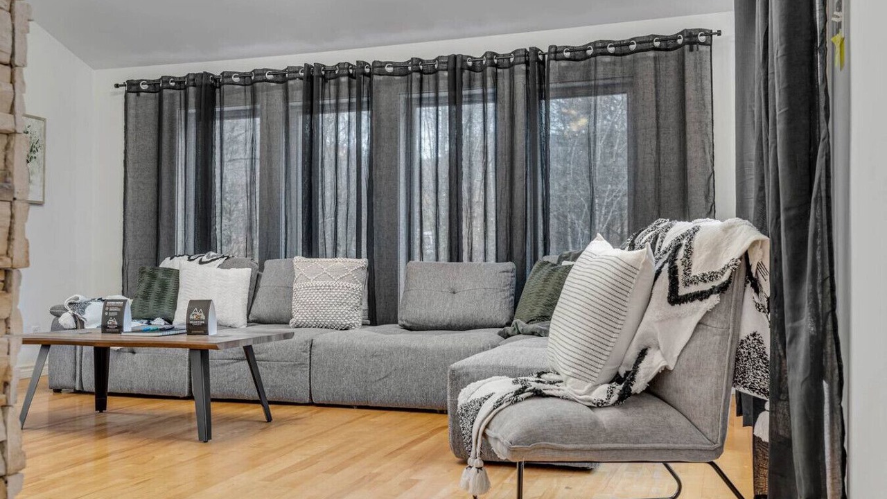Photo of Livingroom in Stoneham