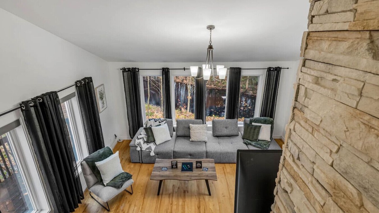 Photo of Livingroom in Stoneham