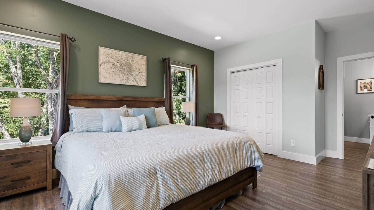 Photo of Bedroom in Rossville