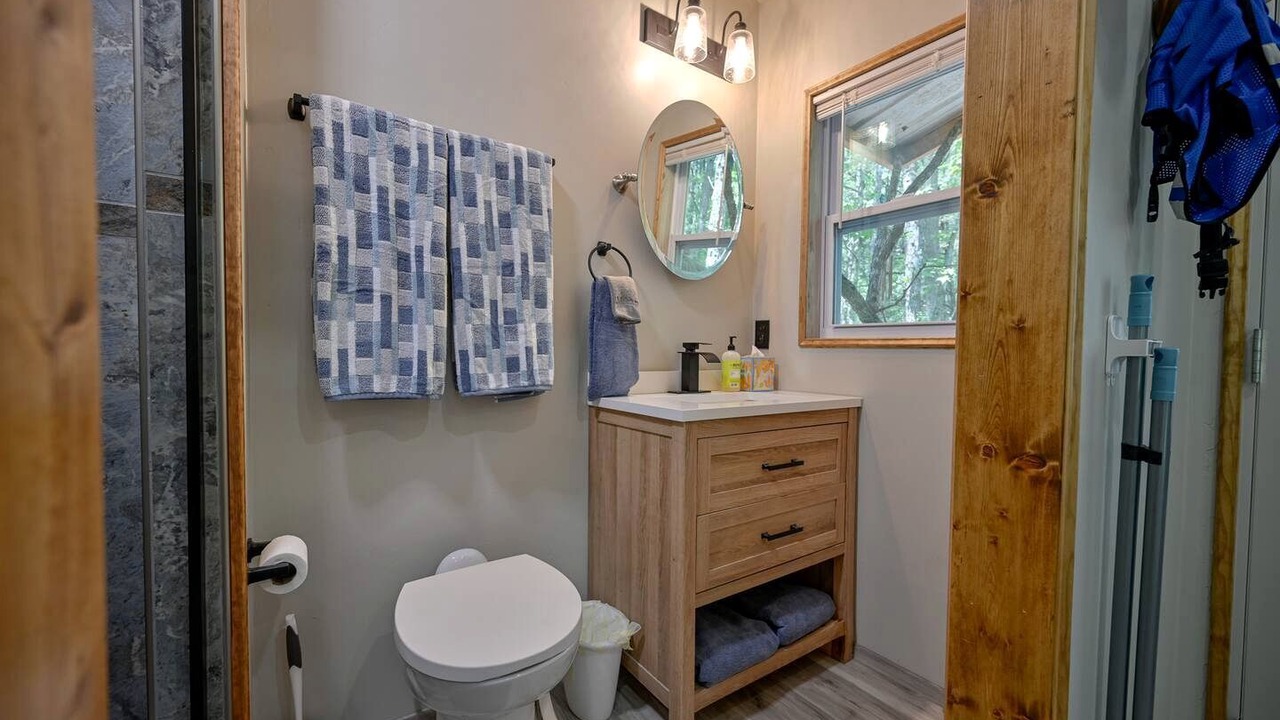Photo of Bathroom in Boles