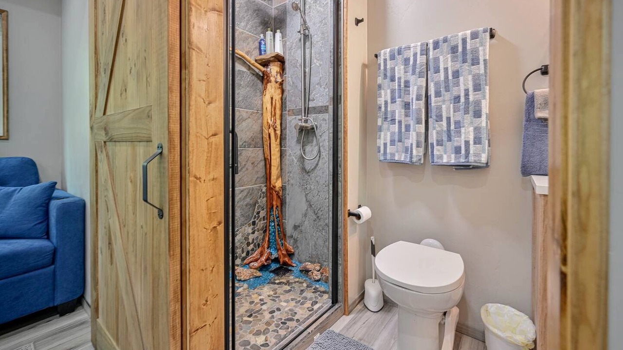Photo of Bathroom in Boles