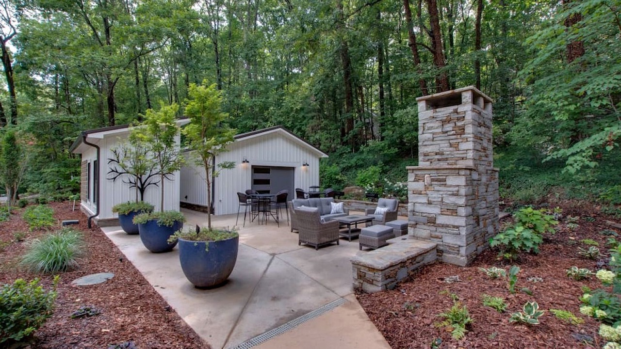 Photo of Patio Balcony in Groveoak