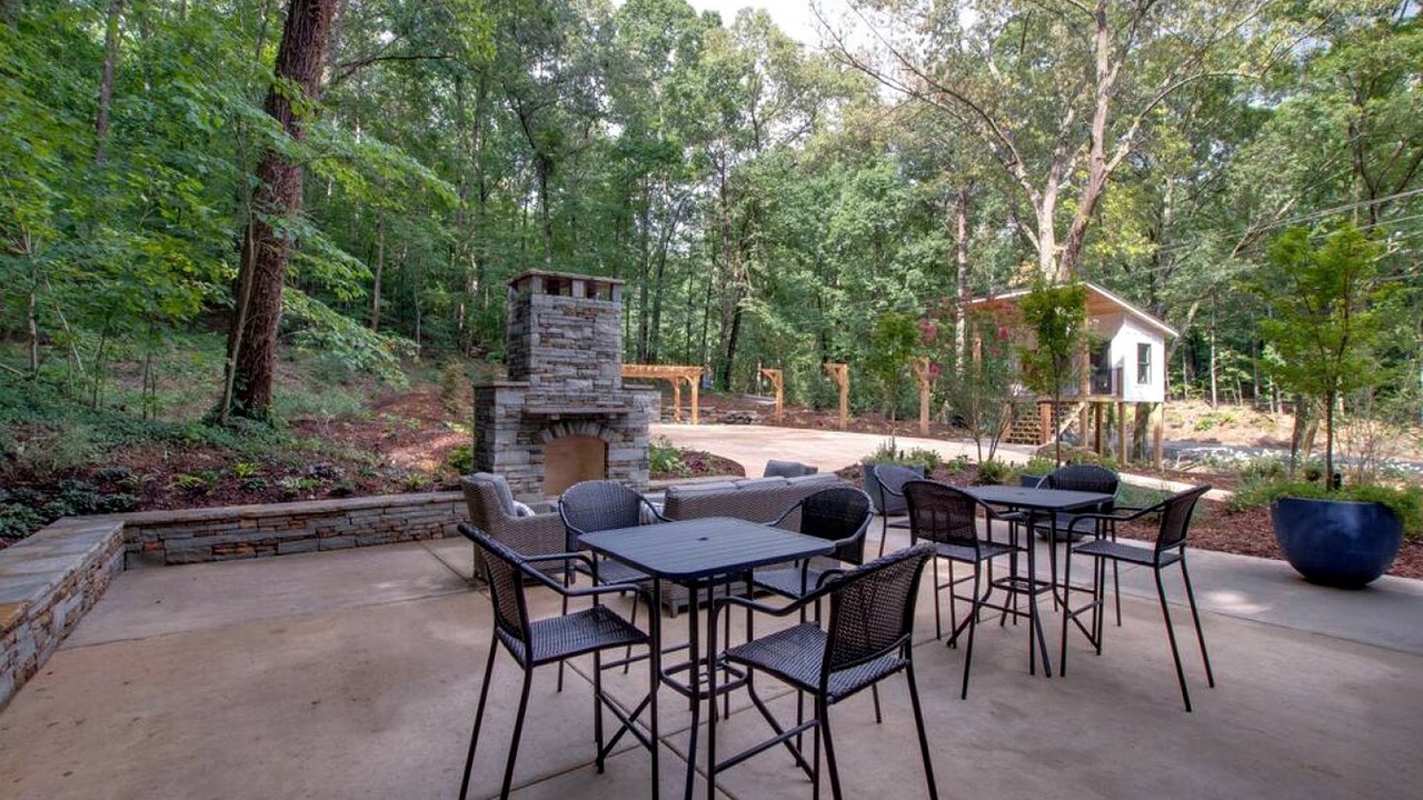 Photo of Outdoor in Groveoak