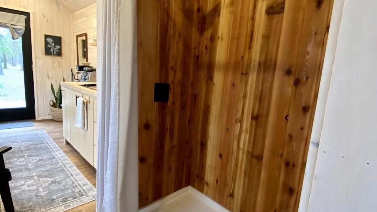Photo of Bathroom in Boles