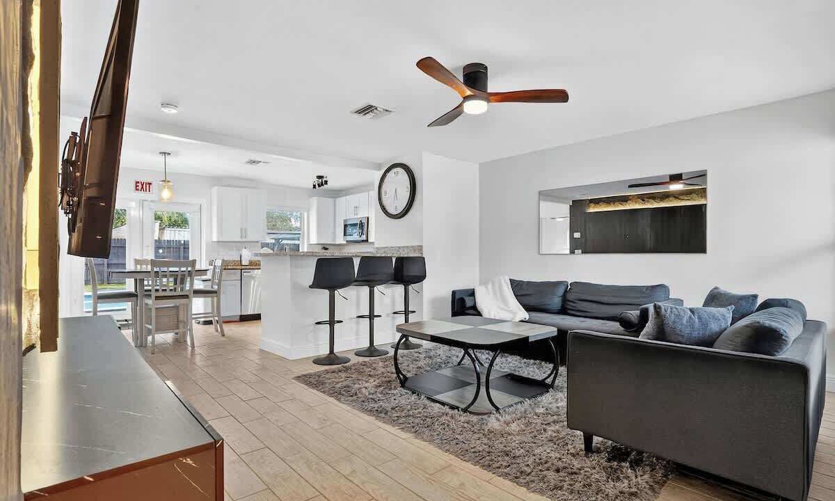 Photo of Livingroom in Driftwood