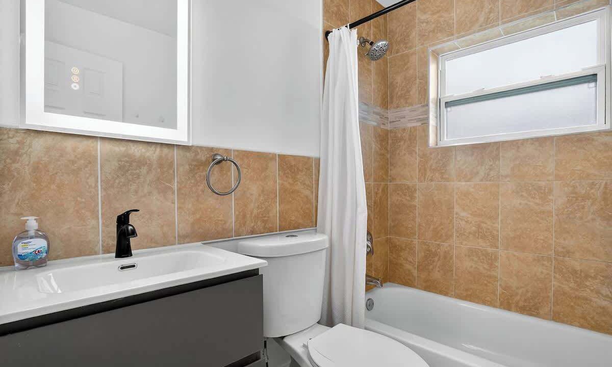 Photo of Bathroom in Driftwood