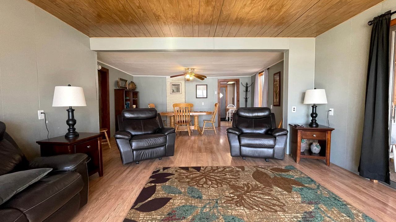Photo of Livingroom in Portage Lake