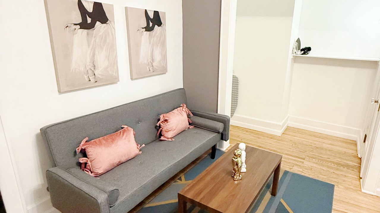 Photo of Livingroom in East Avenue