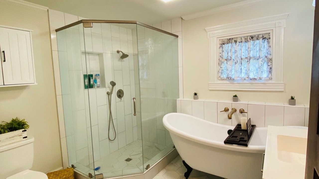 Photo of Bathroom in Siloam Springs