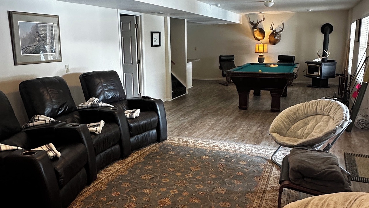 Photo of Bedroom in Linn Valley