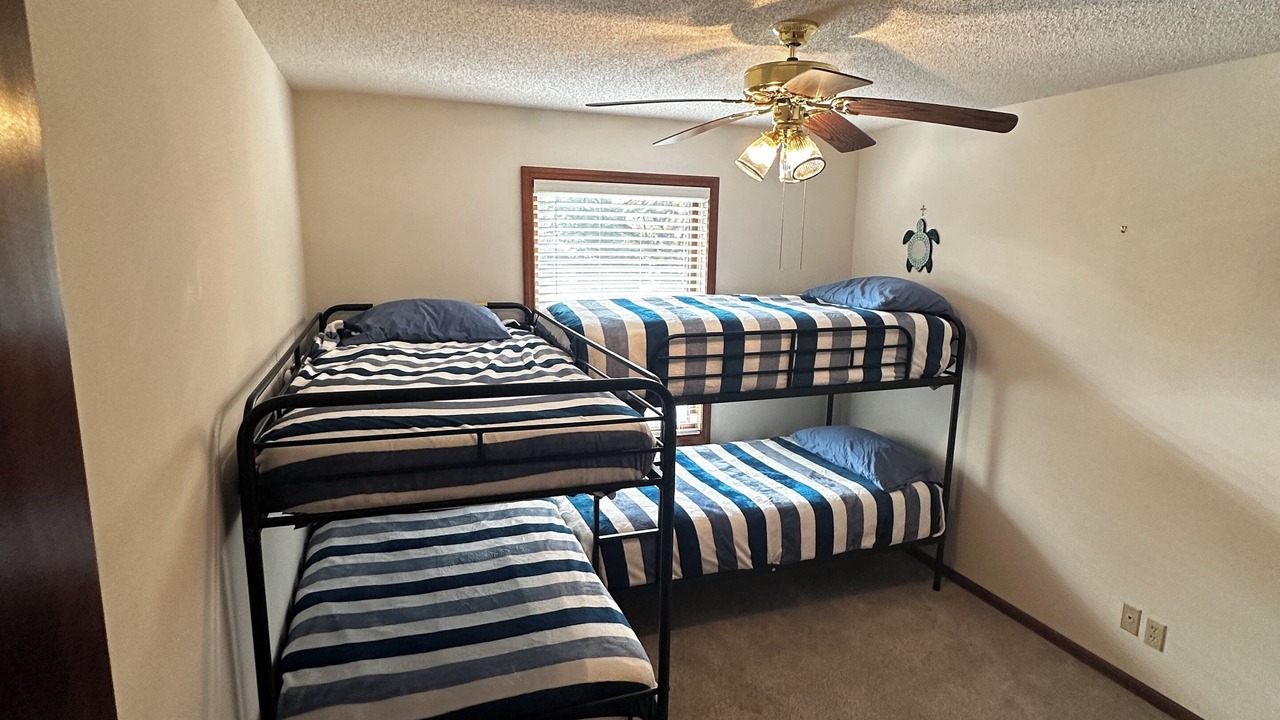 Photo of Bedroom in Linn Valley