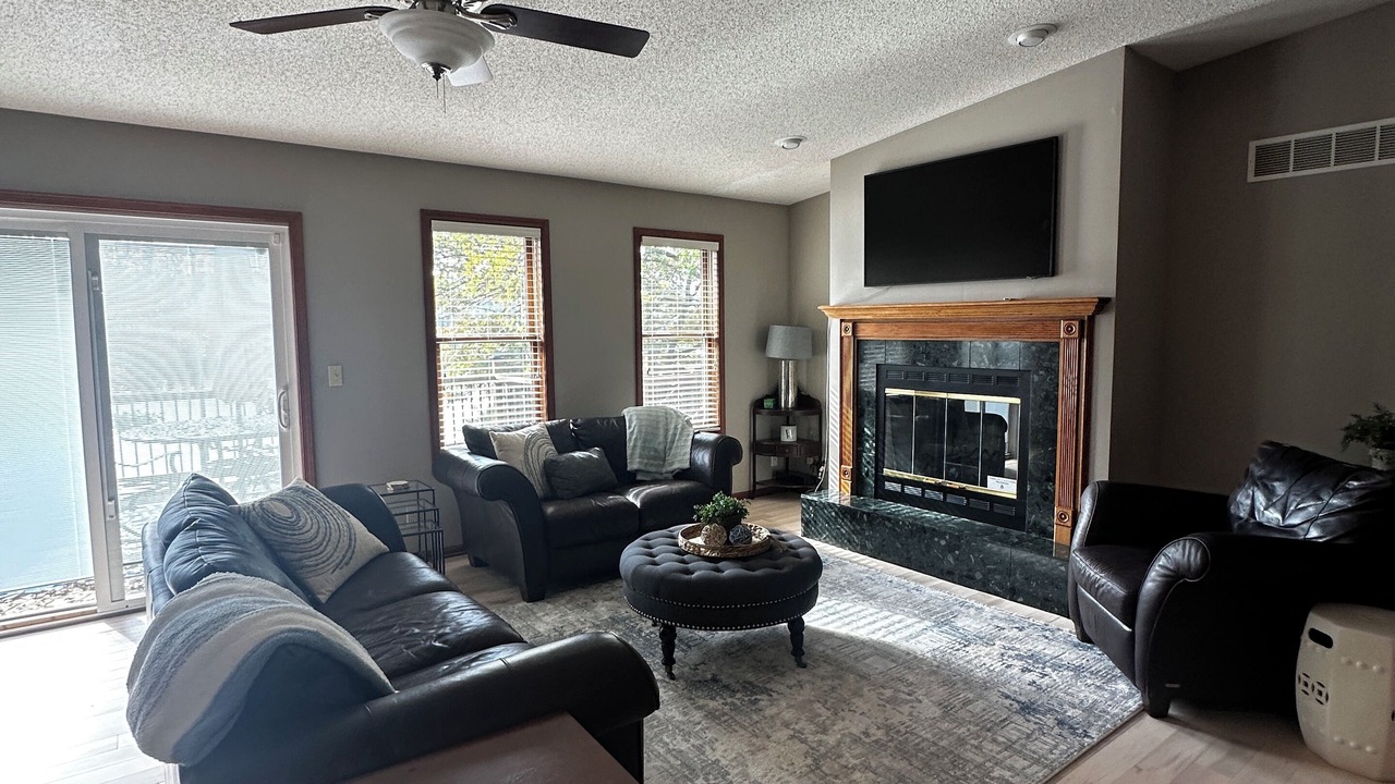 Photo of Livingroom in Linn Valley