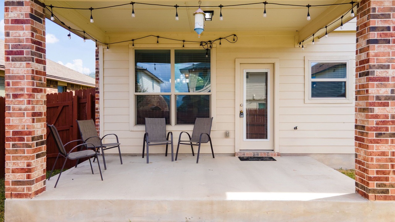 Photo of Patio Balcony in Temple