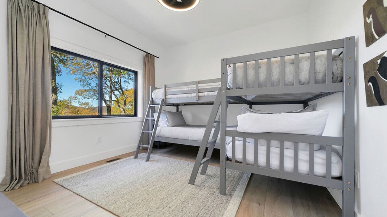 Photo of Bedroom in Cullowhee