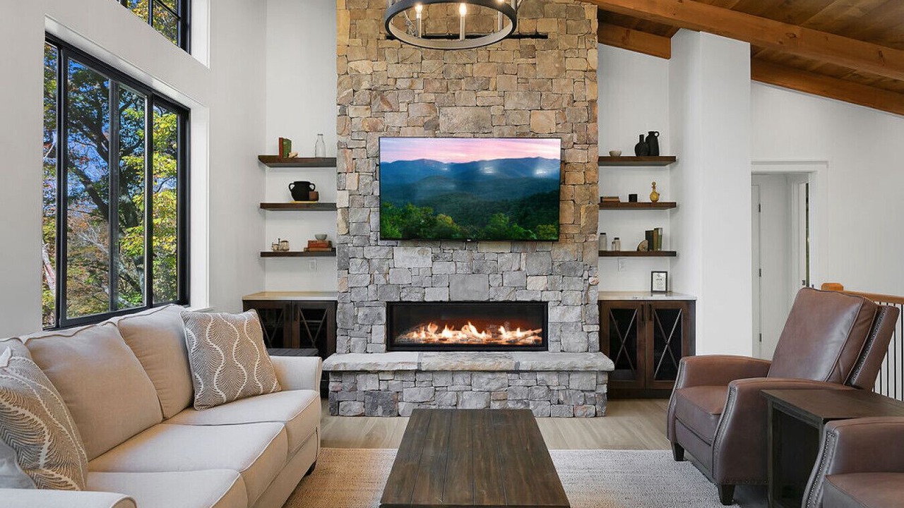 Photo of Livingroom in Cullowhee