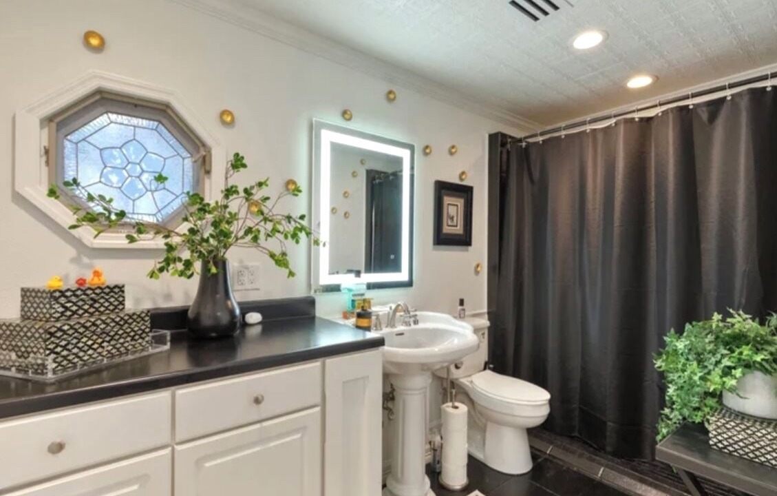 Photo of Bathroom in Buffalo Gap