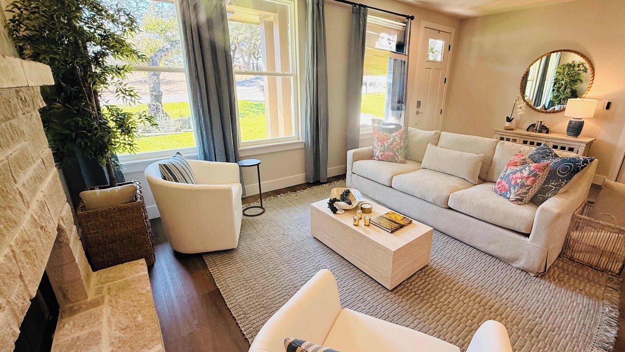 Photo of Livingroom in Granite Shoals