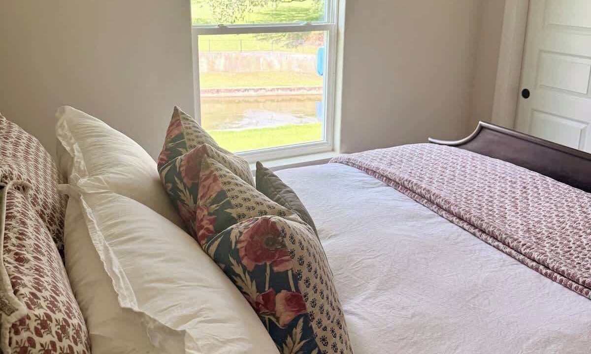 Photo of Bedroom in Granite Shoals
