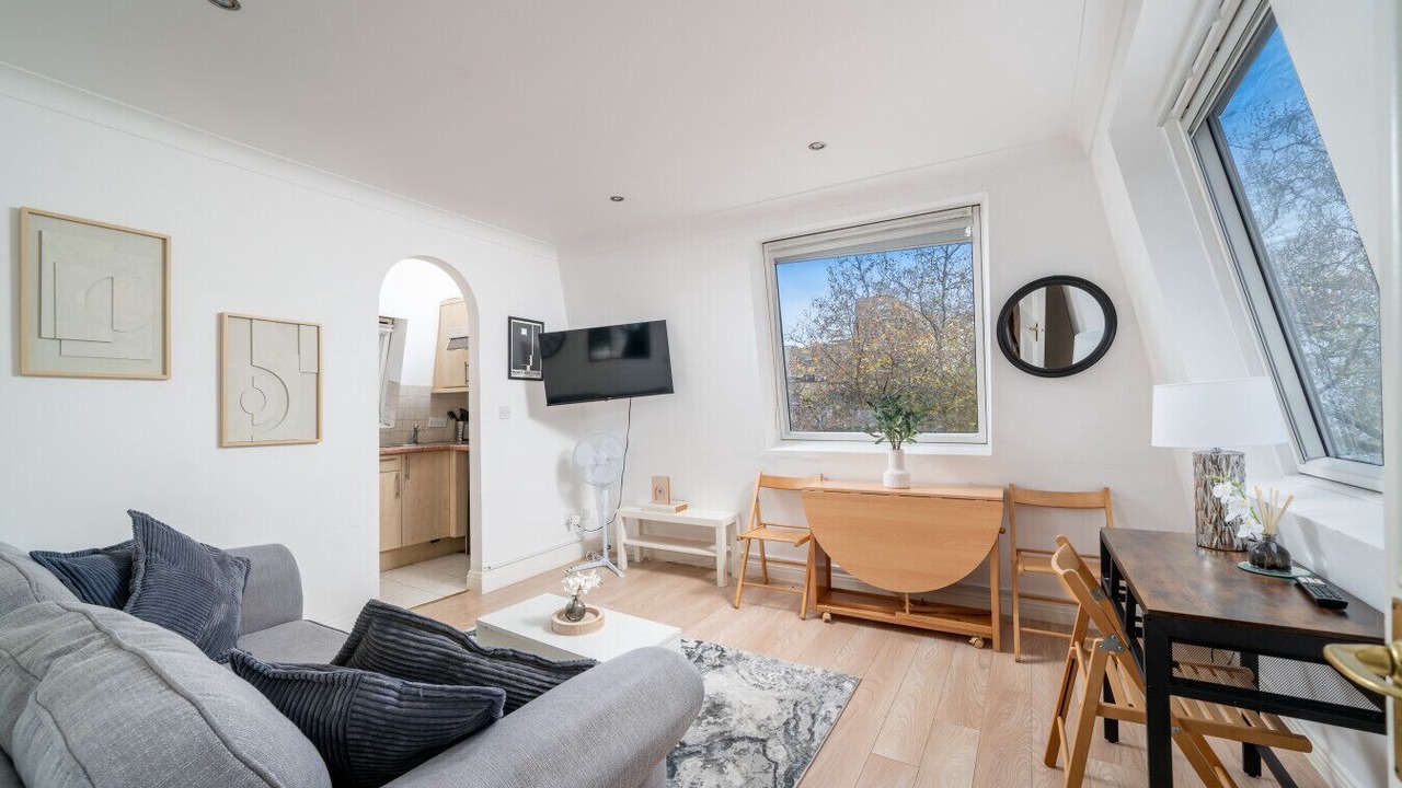 Photo of Livingroom in Courtfield