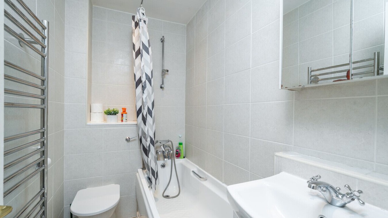 Photo of Bathroom in Courtfield