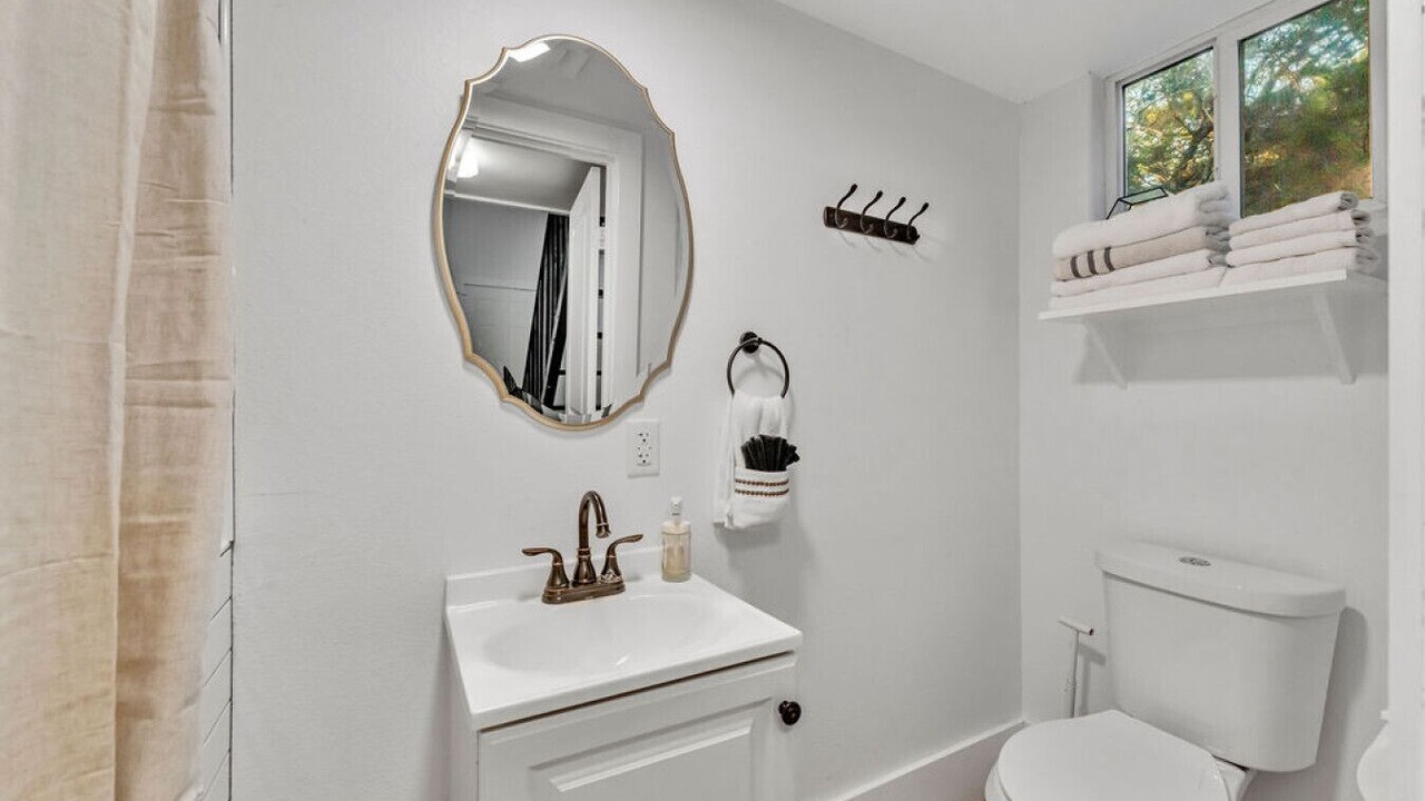 Photo of Bathroom in Driftwood