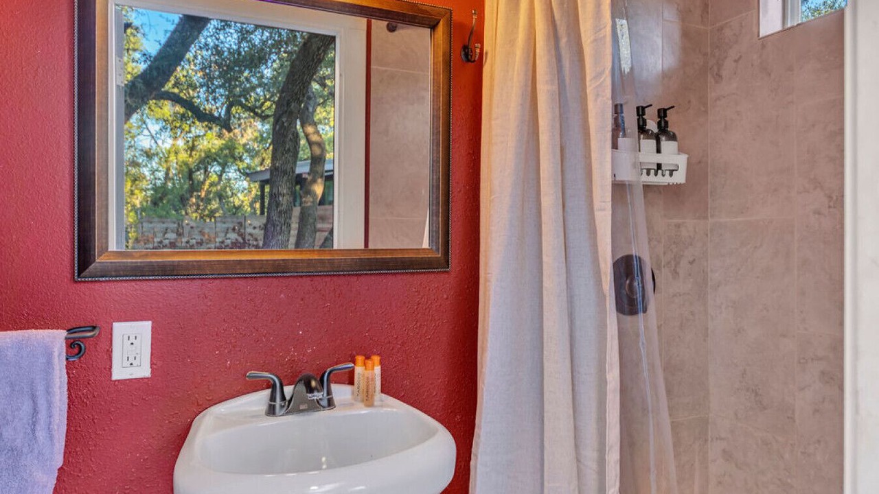 Photo of Bathroom in Driftwood