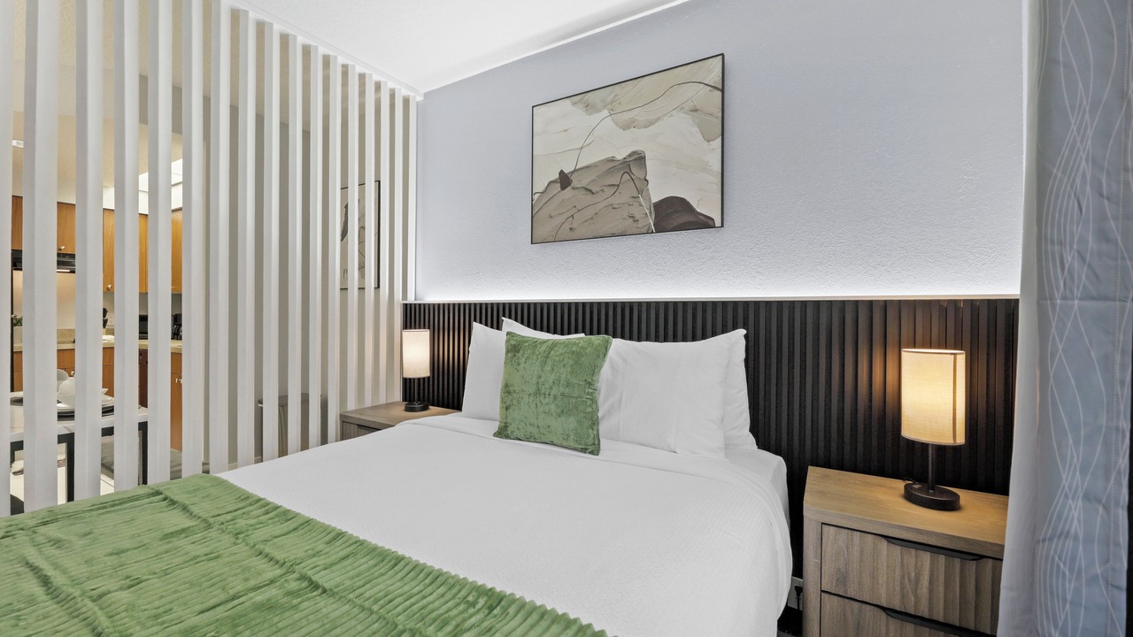 Photo of Bedroom in Florida Center