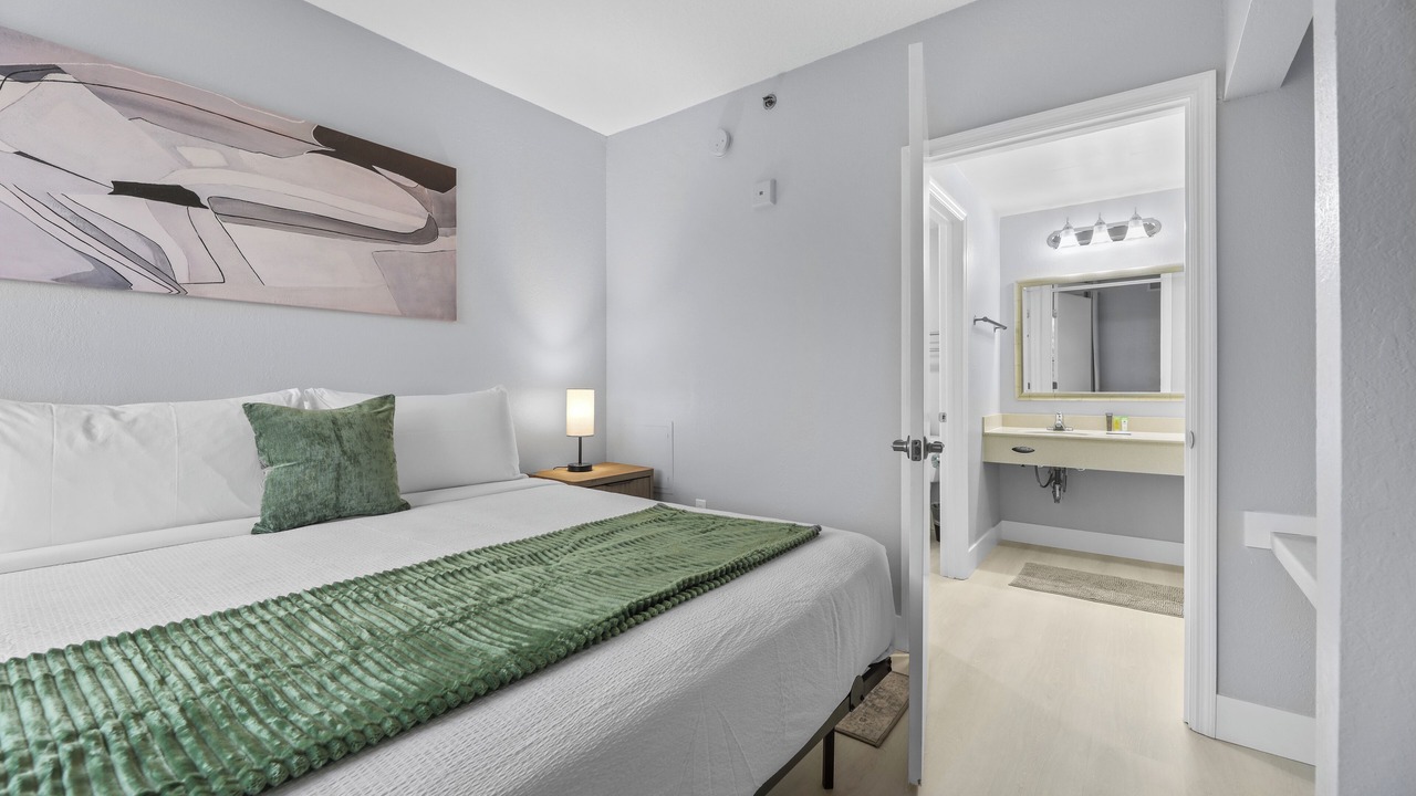 Photo of Bedroom in Florida Center