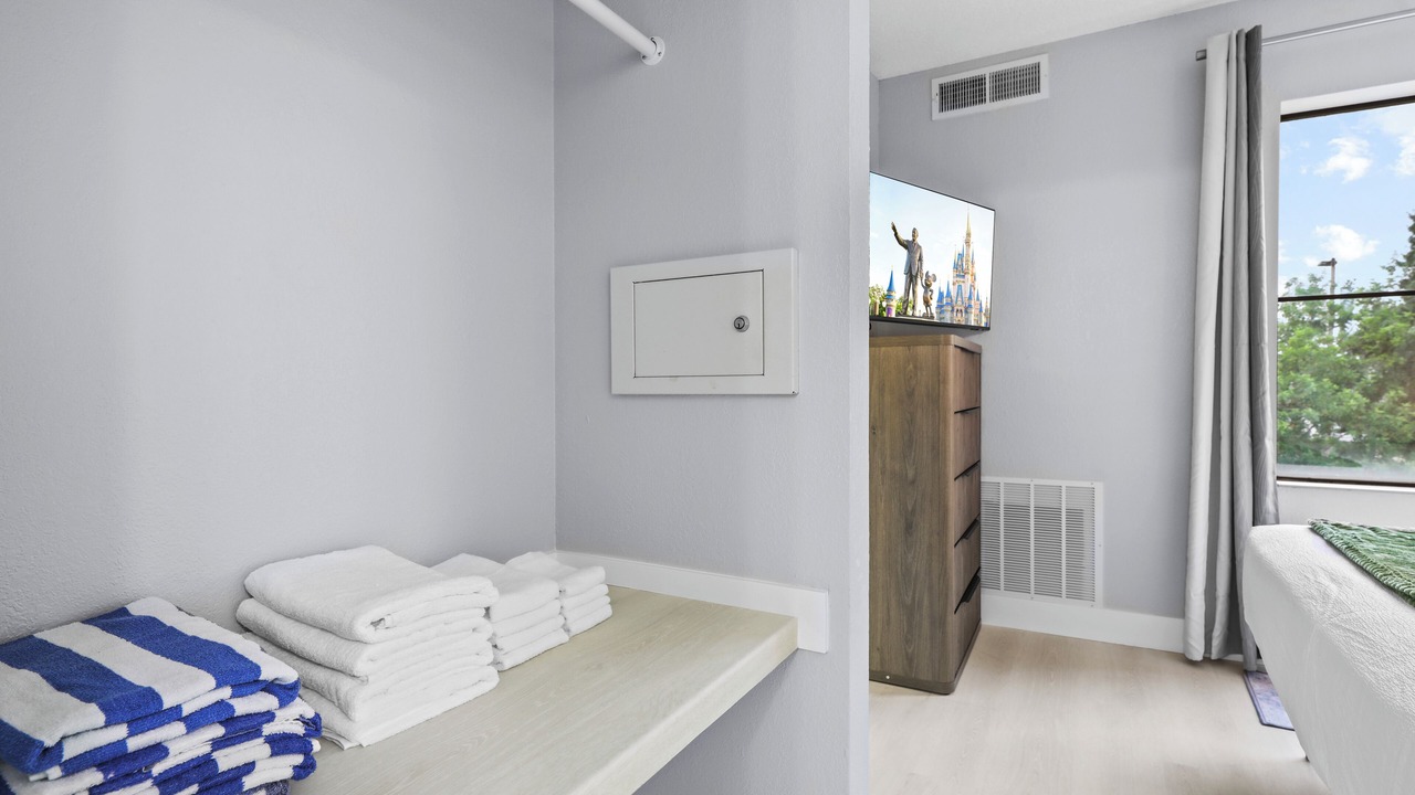 Photo of Bedroom in Florida Center