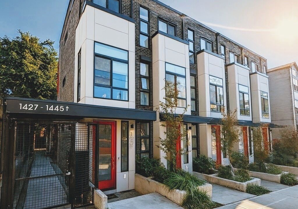 Photo of Outdoor in Broadway