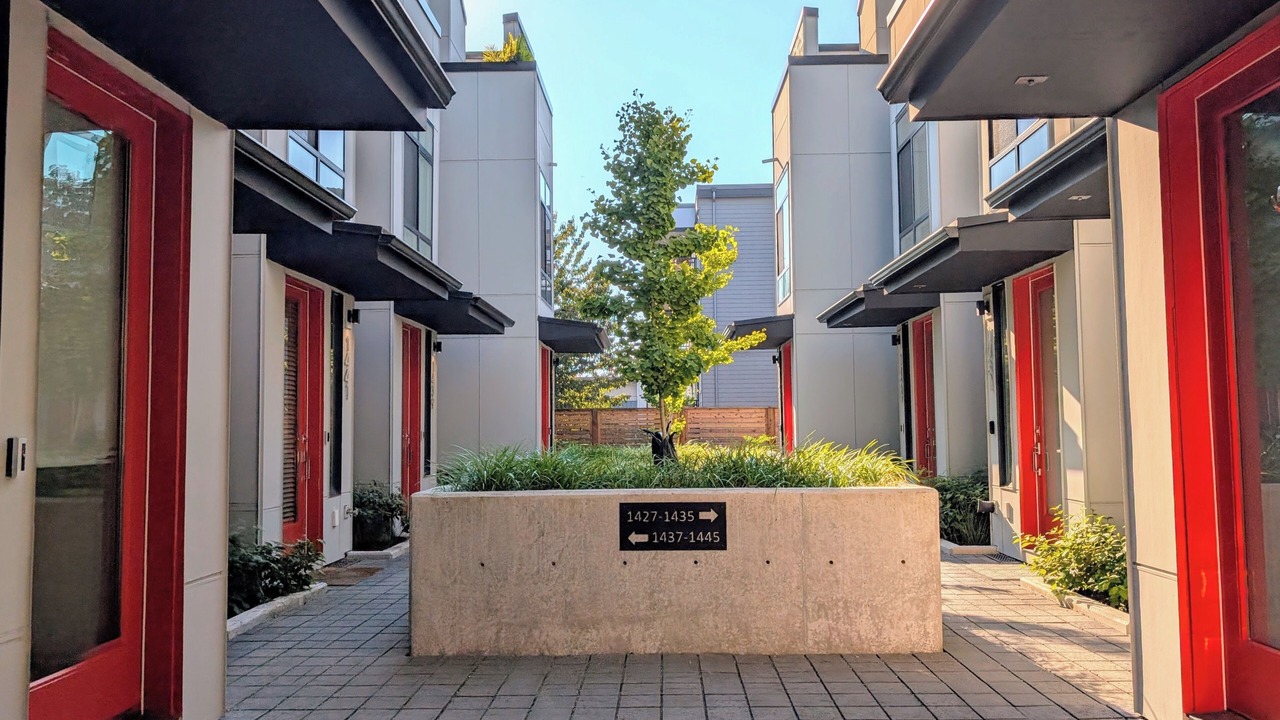 Photo of Outdoor in Broadway