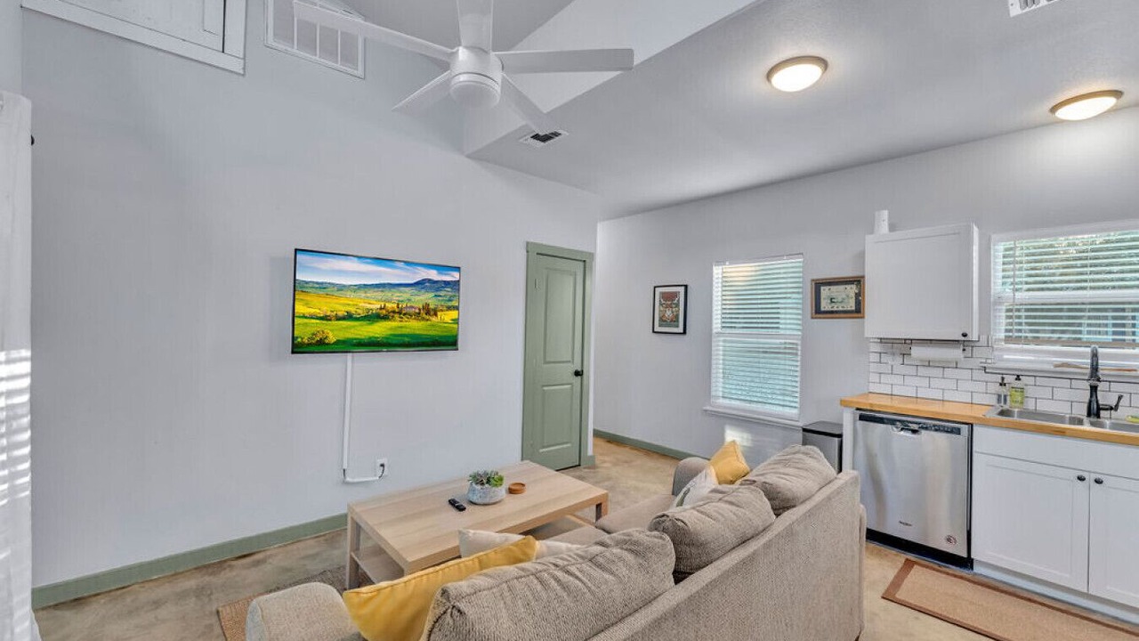 Photo of Livingroom in Driftwood