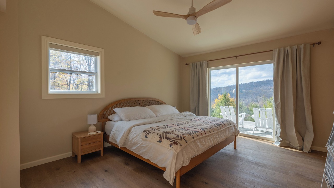 Photo of Bedroom in Roscoe