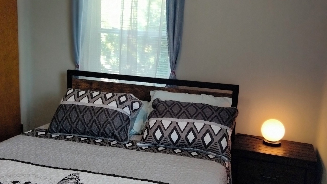 Photo of Bedroom in Lindenwood Park