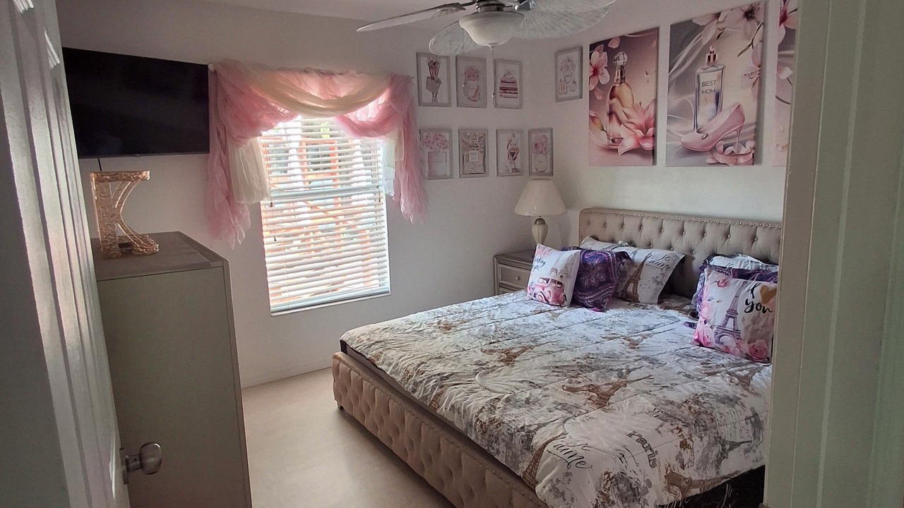 Photo of Bedroom in Candler