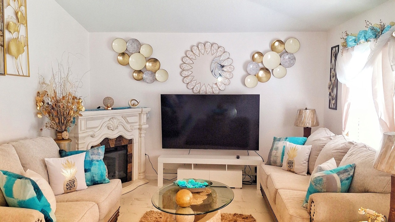Photo of Livingroom in Candler