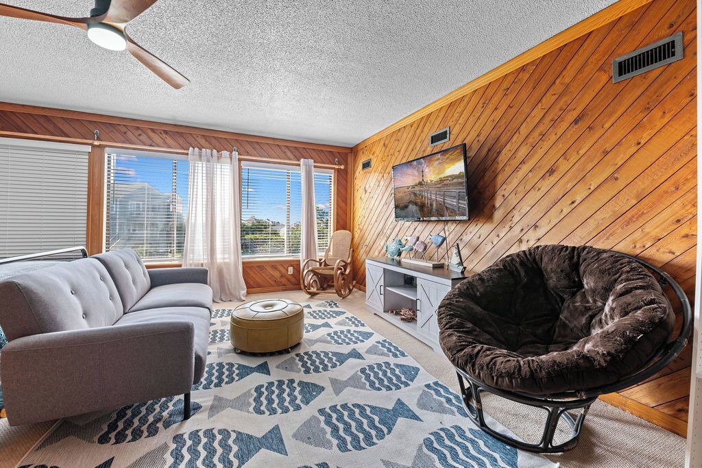 Photo of Livingroom in Avon