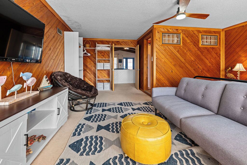 Photo of Livingroom in Avon