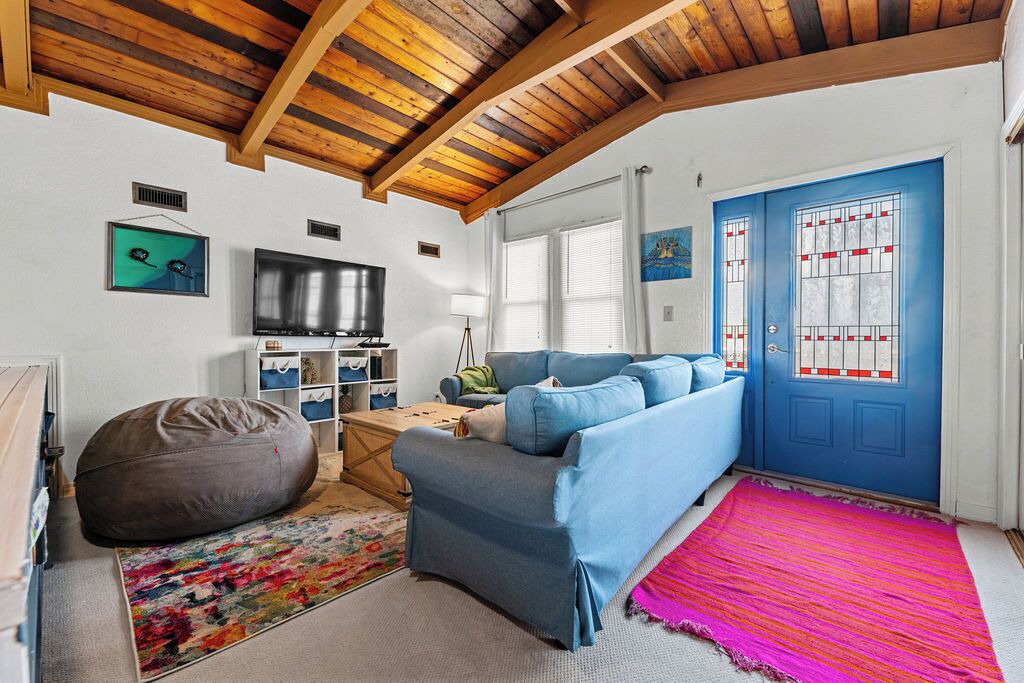 Photo of Livingroom in Avon