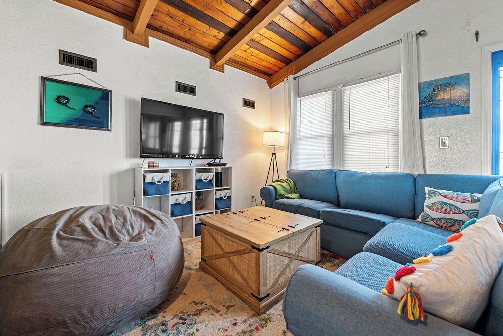 Photo of Livingroom in Avon