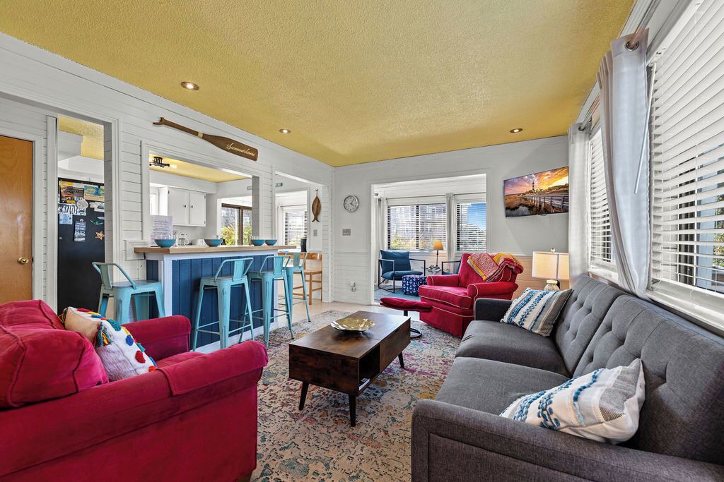 Photo of Livingroom in Avon