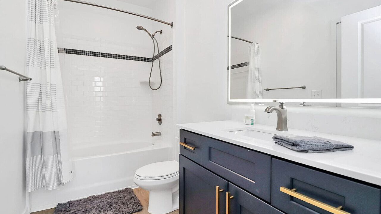 Photo of Bathroom in Cherry