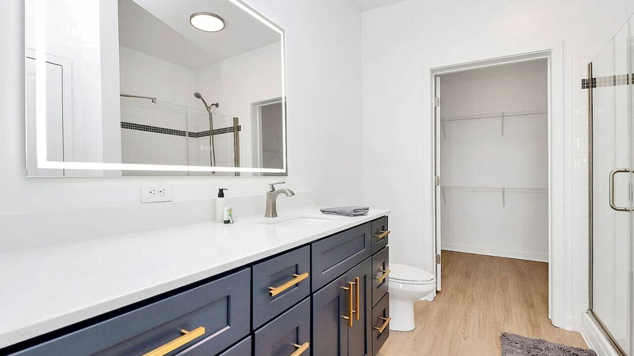Photo of Bathroom in Cherry