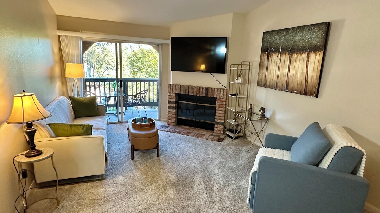 Photo of Livingroom in University City