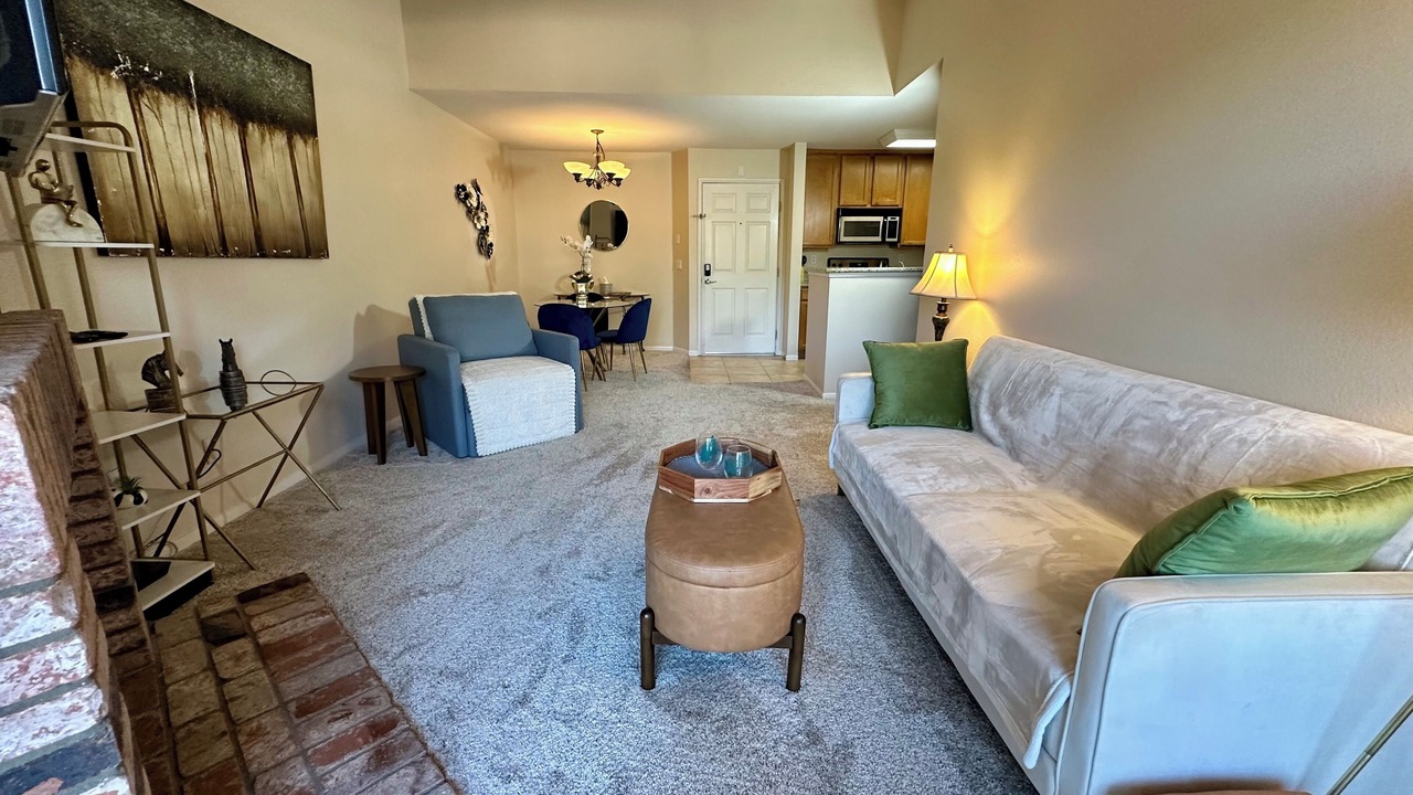 Photo of Livingroom in University City