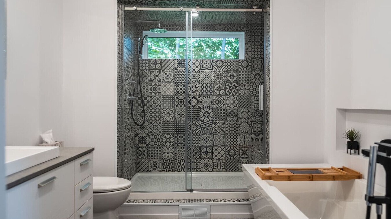 Photo of Bathroom in Argenteuil Regional County Municipality